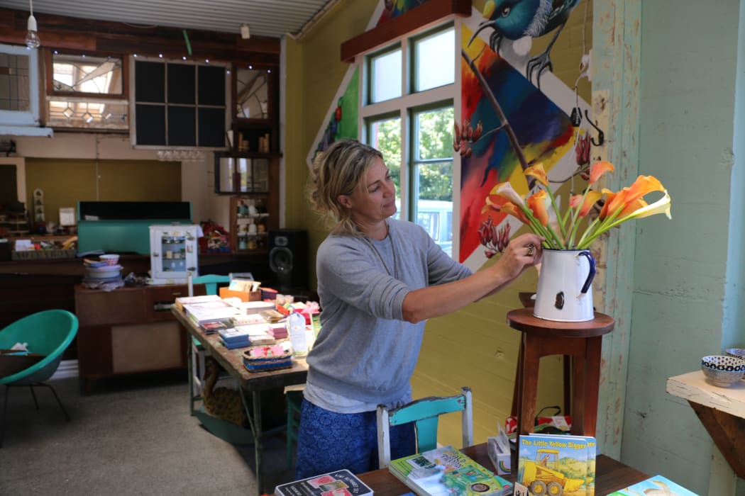 Detail business owner Lisa Moffat Kaikoura earthquake.