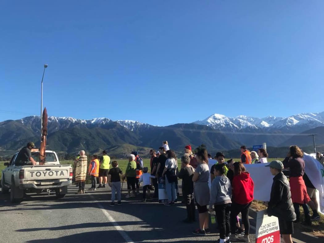 Kaikōura protest against plans for a cycleway which they say will block access