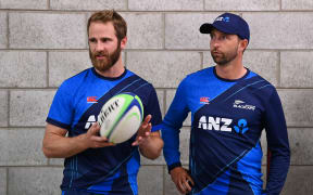 Kane Williamson (L) and Devon Conway.