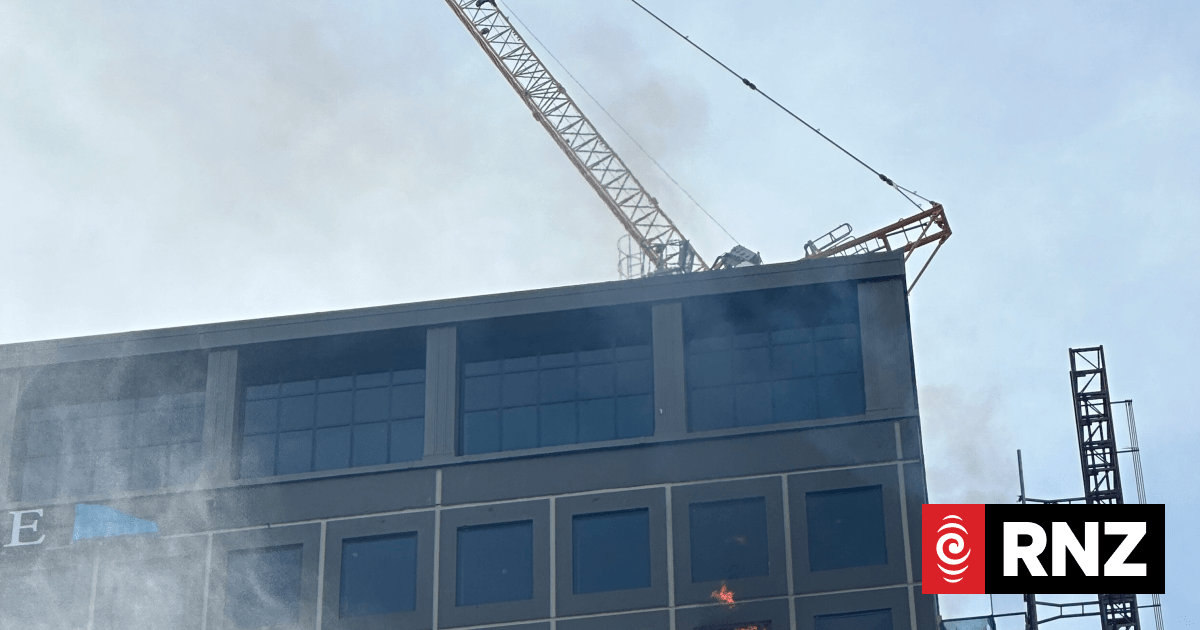 Firefighters respond to fire in central Auckland