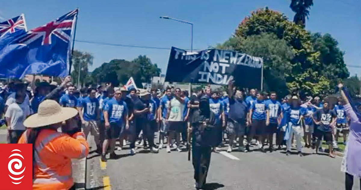 ‘Turn your backs’: Ethnic leaders call for calm after Sikh parade disruptions