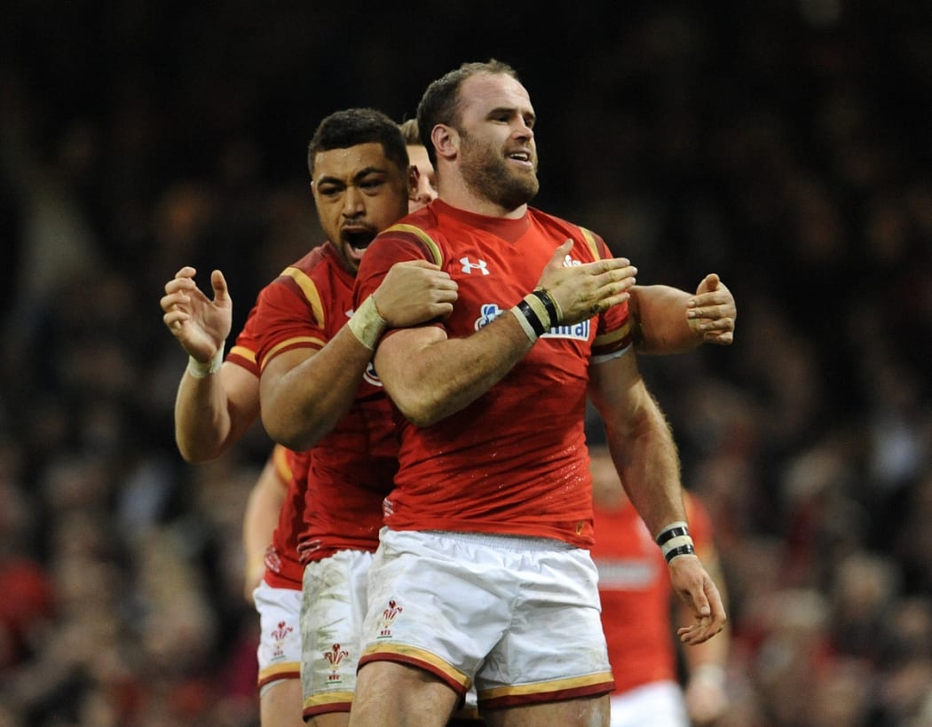 Jamie Roberts with fellow Wales players