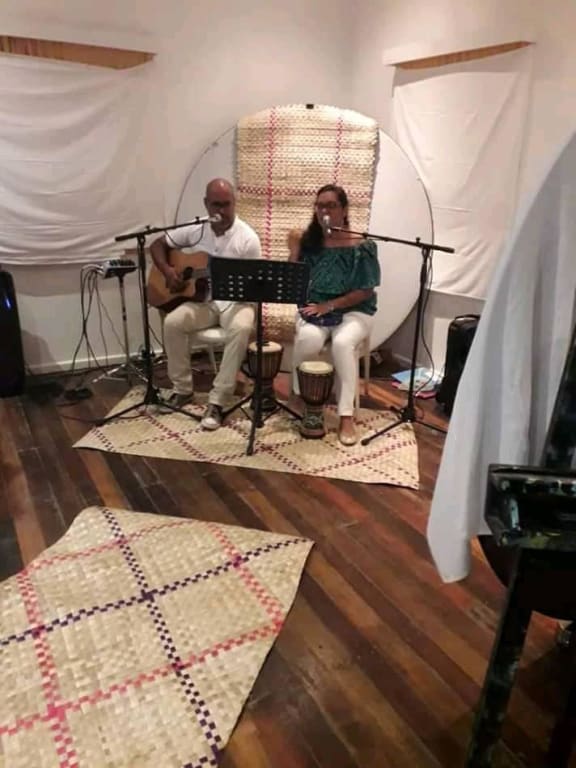 Jay & Roz of the Kula Groove Project.