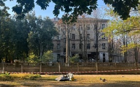 This handout photograph taken and released by the National Police of Ukraine on September 28, 2024, shows a damaged hospital building following a drone attack in Sumy. Two Russian strikes on a hospital in the Ukrainian border city of Sumy killed at least six people on September 28, 2024, the interior minister said. (Photo by Handout / National Police of Ukraine / AFP) / XGTY / RESTRICTED TO EDITORIAL USE - MANDATORY CREDIT "AFP PHOTO / NATIONAL POLICE OF UKRAINE" - NO MARKETING NO ADVERTISING CAMPAIGNS - DISTRIBUTED AS A SERVICE TO CLIENTS