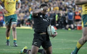 Waisake Naholo celebrates his try