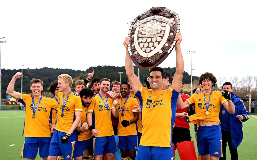 Otago men's hockey team win 2022 national title.