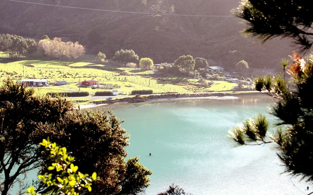 An independent commissioner has had to lay down the law after residents in Marlborough’s Oyster Bay failed to solve a water dispute. SINGLE USE ONLY