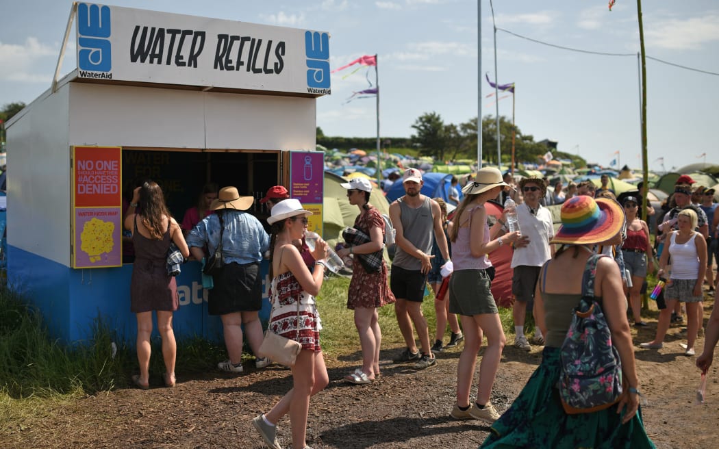 Glastonbury's plastic bottle ban tested by hot weather RNZ News