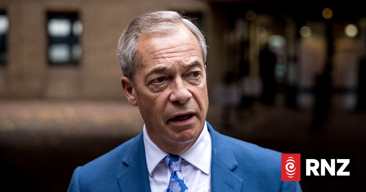 UK hard-right leader Nigel Farage resigns as MP to force snap vote in  finances row | RNZ