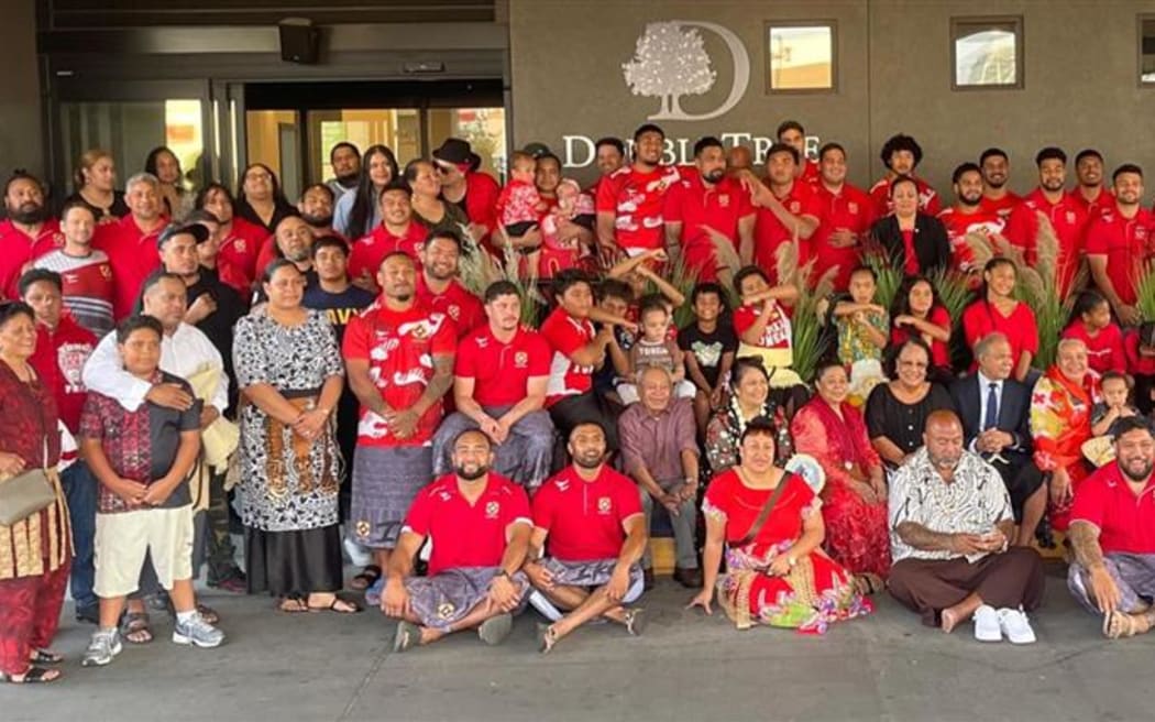 Members of the Tongan community in Denver with the 'Ikale Tahi team and officials.