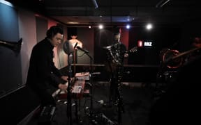 Calexico in studio