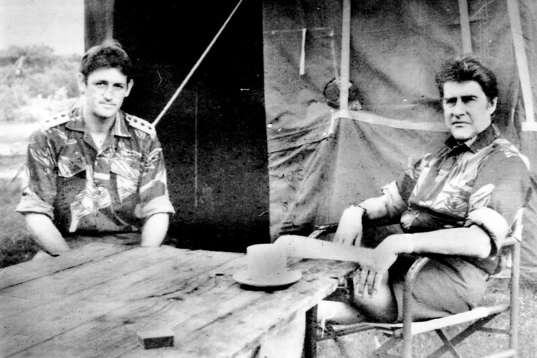 Author Michaal Graham (l) with Rhodesian Minister of Defence Pieter ‘PK’ van der Byl