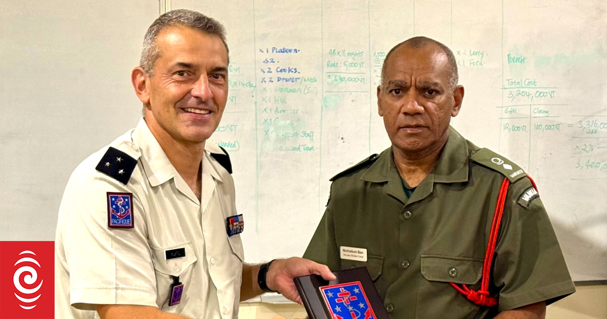 France and Vanuatu talk cooperation, weapons