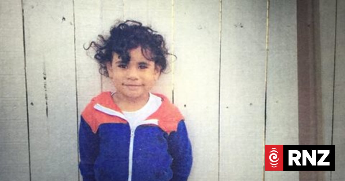 Missing Hamilton girl found in locked car yard | RNZ