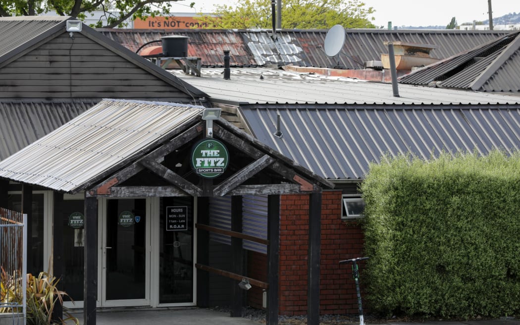 Fire started at 5am at the Fitz pub, lots of roof damage