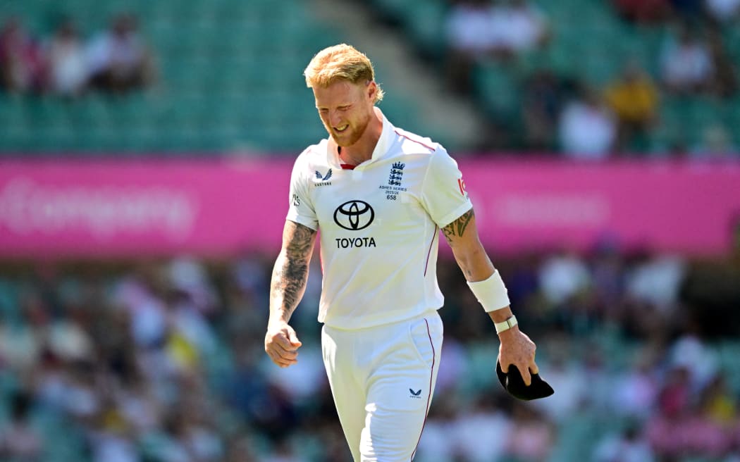 England captain Ben Stokes leaves the field with an injury during day 4 of the fifth Ashes Test against England in Sydney, 7 January, 2026. (AAP Image/Dean Lewins/ Photosport)