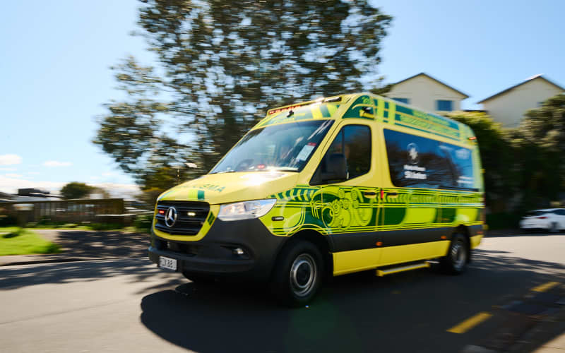 Person hit by car in Auckland's North Shore | RNZ