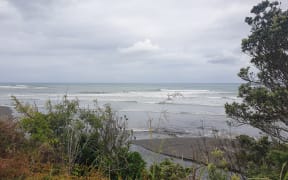The Hauranga Pa hill is a popular spot for checking the surf.