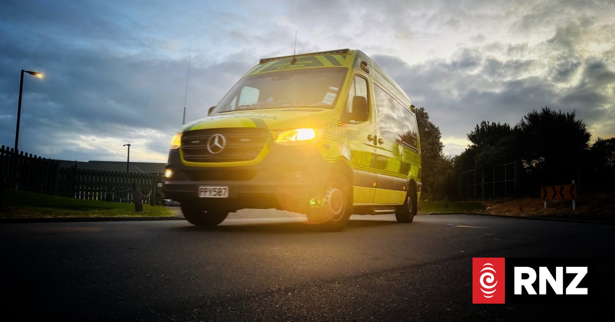 Eleven people injured in Gisborne crash
