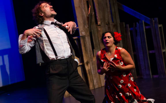 Daniel Fernandes Gonzales and Adriana Yianacou in Ay Carmela.