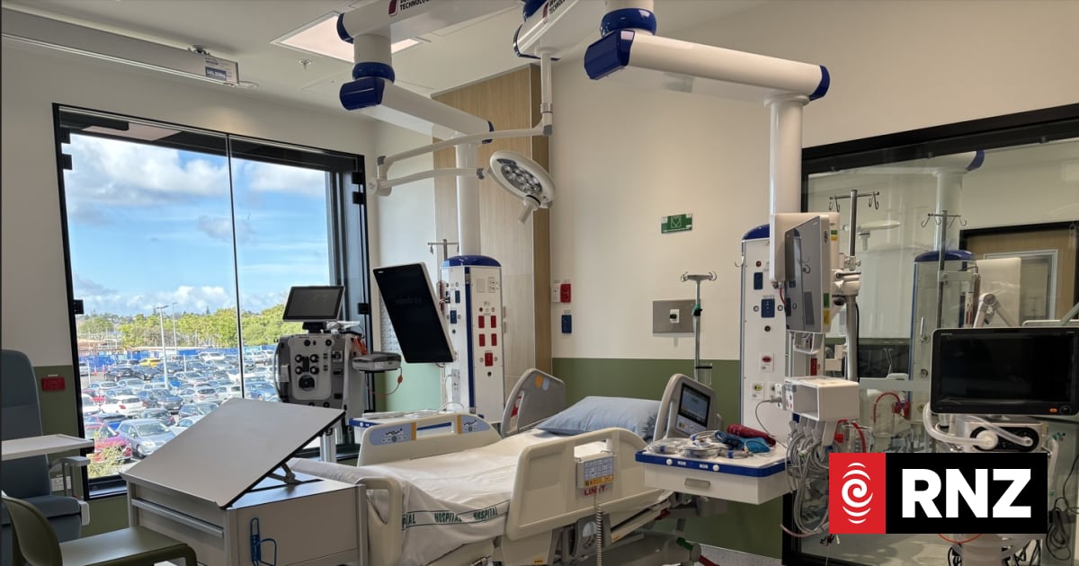 Unused Auckland ICU so ready to go it has sheets on beds and working clocks