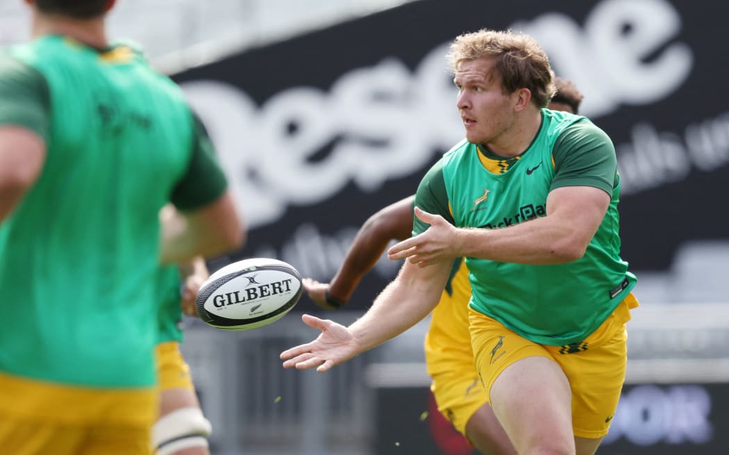 Jan-Hendrik Wessels of South Africa passes the ball during the team’s captains run at Eden Park in Auckland on September 5, 2025 ahead of the rugby Test match against New Zealand. (Photo by Michael Bradley / AFP)