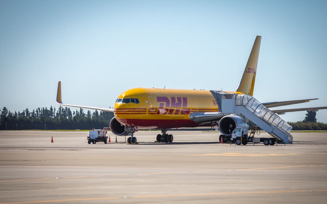 DHL