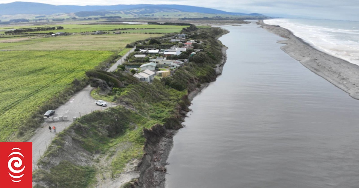 No quick fix for Bluecliffs community under threat from erosion - mayor - Vimarsana News