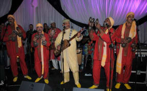 Hamid El Kasri and his band