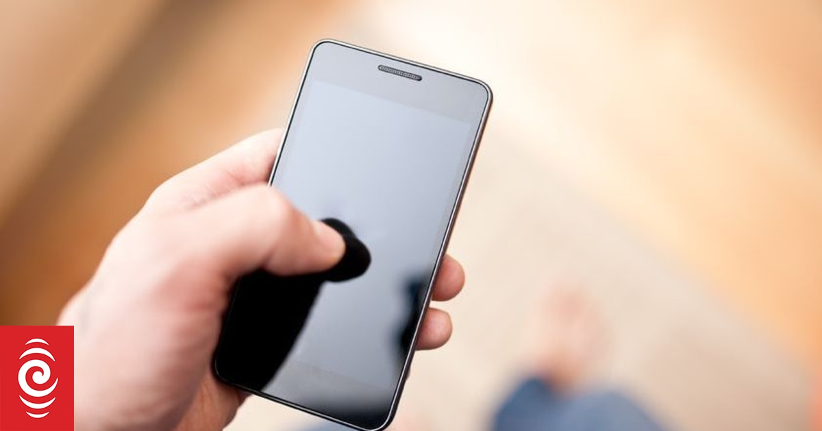 Emergency 111 text service down | RNZ News