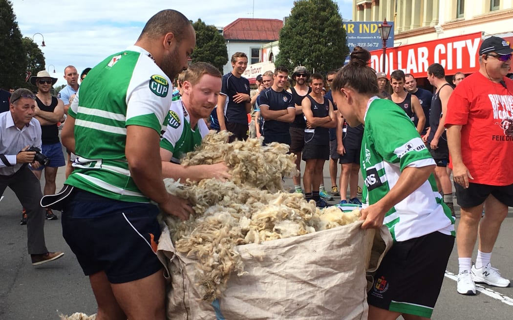 The Turbo Rugby Team stuffing their wool fadge.