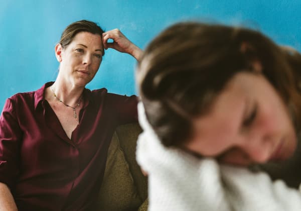 What is the 'grey rock' method for dealing with narcissists or ...