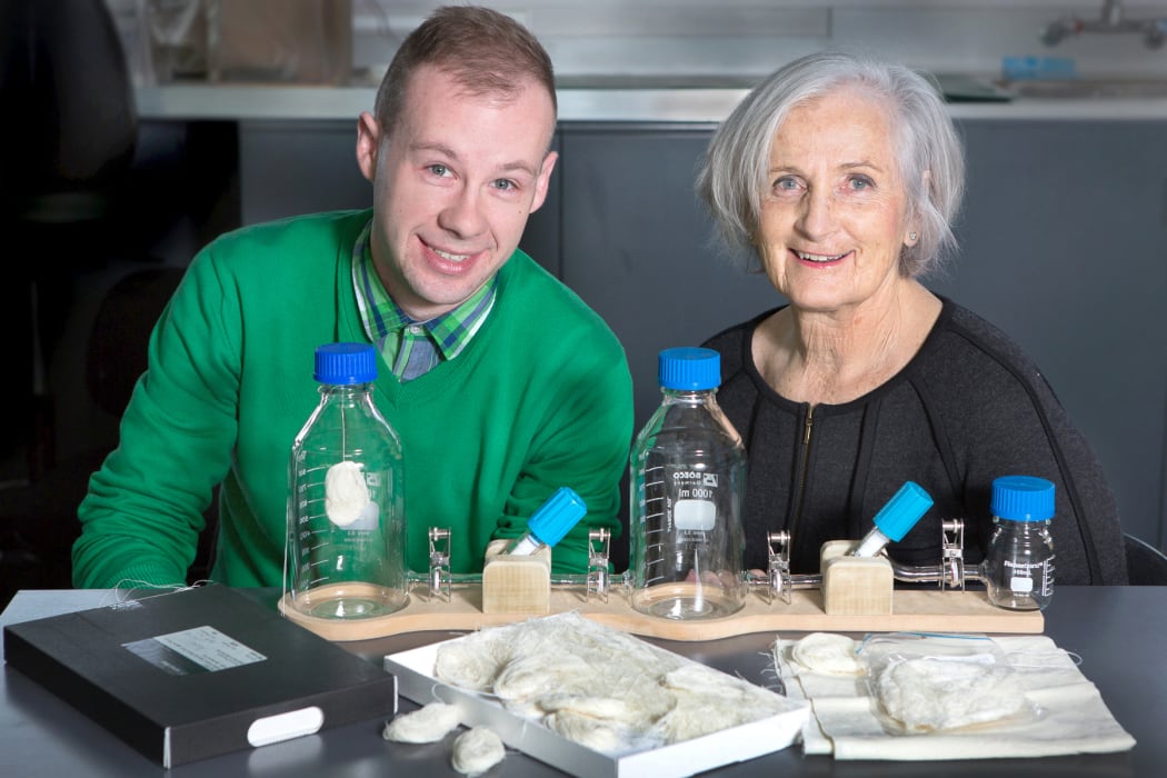 Study team members Tobi Richter and Professor Raechel Laing