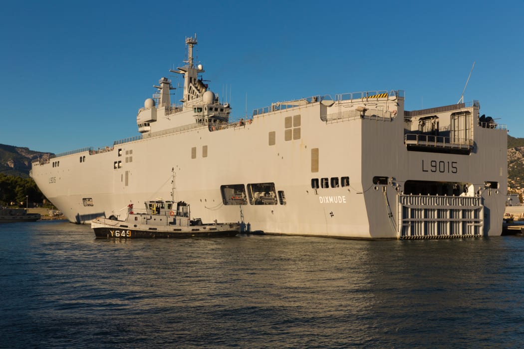A mistral-class amphibious assault ship.