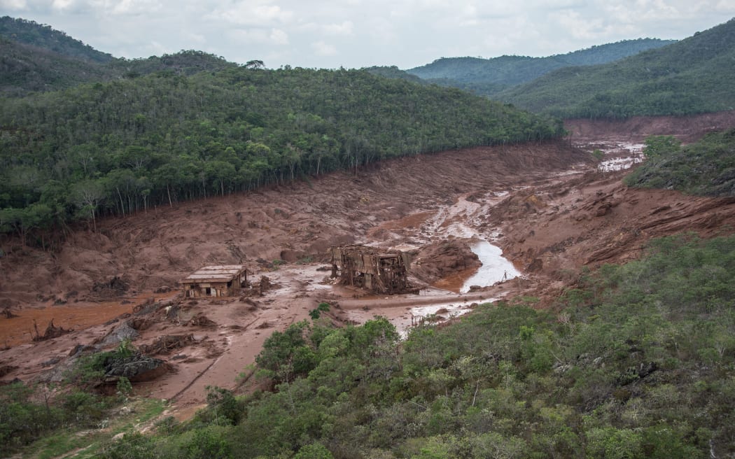 Water from the dams, at the Germano mine, flooded a large area in the village of Bento with toxic waste.