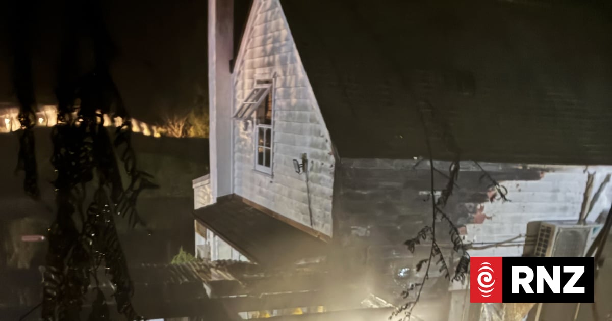 Fire at Kerikeri café next to Kemp House was deliberately lit - FENZ