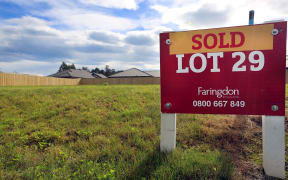 A lot in Faringdon, Rolleston Town, is sold.