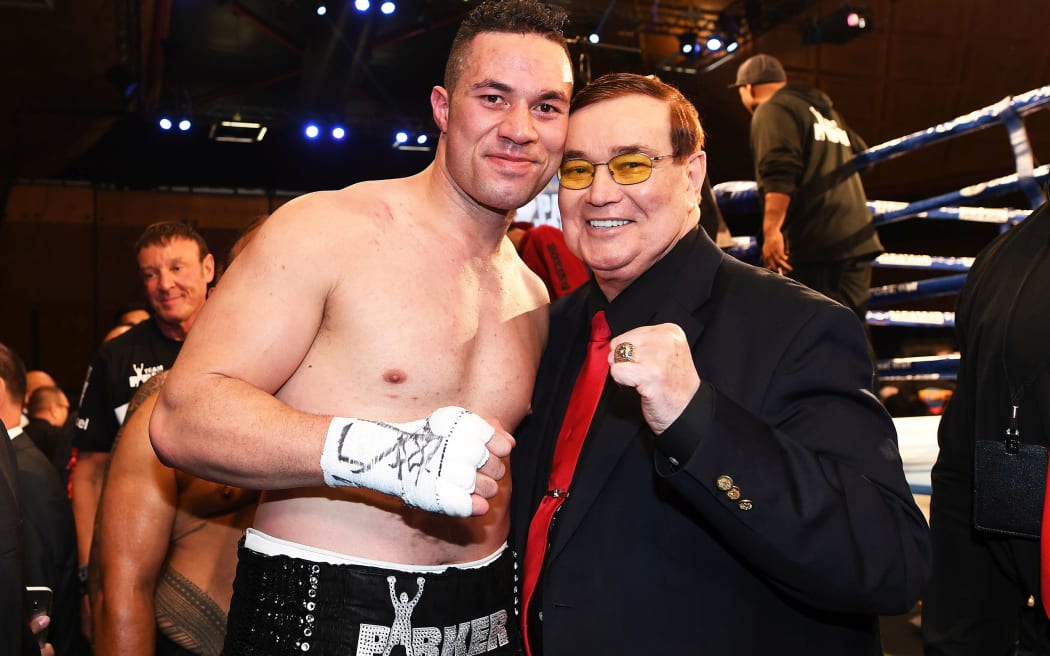 New Zealand boxer Joseph Parker with boxing commentator Colonel Bob Sheridan.