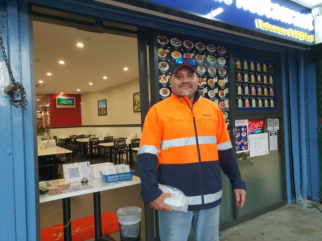 Matautu Vagaia, who installs shelves in warehouses around the country, said his workplace needs the alert level to come down.