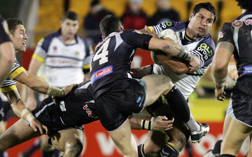 Carl Webb in action for the North Queensland Cowboys against the Warriors in 2006.