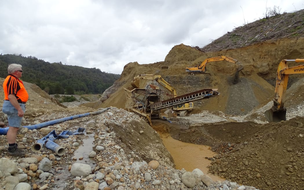 A digger at work at the Notown goldmine.