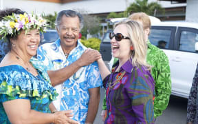 Akaiti Puna (left) with husband Henry Puna and former US Secretary of State Hilary Clinton in the Cook Islands, 2012.