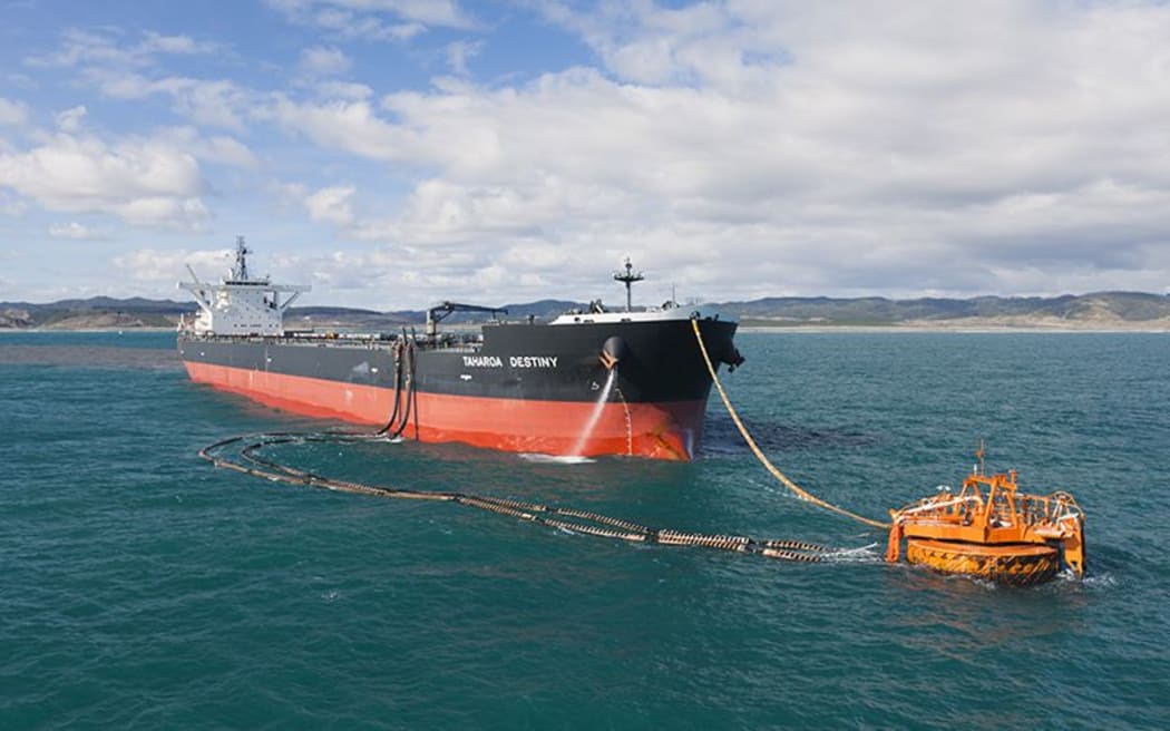 Bulk carrier Taharoa Destiny.