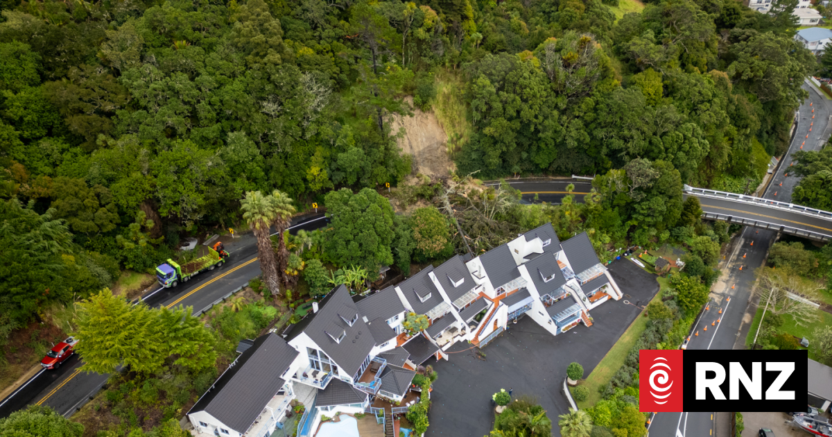 Landslips in Auckland, Coromandel, homes evacuated amid heavy rain warnings