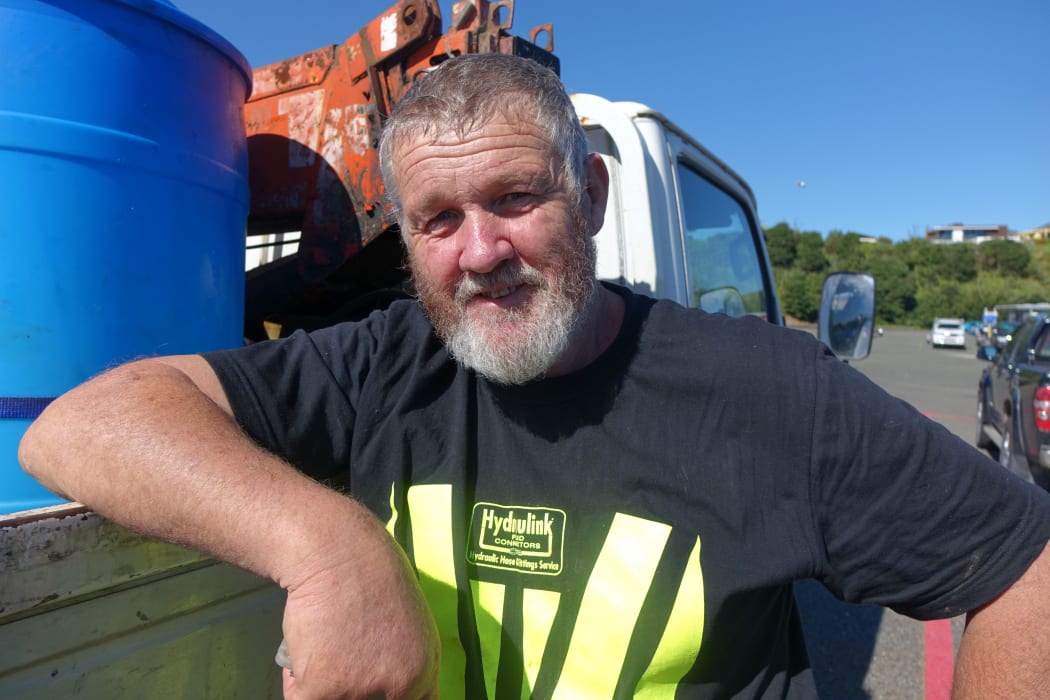 New Plymouth cafe owner is asking for compensation from Port Taranaki because a paid parking trial at the lee breakwater has left her out of pocket.