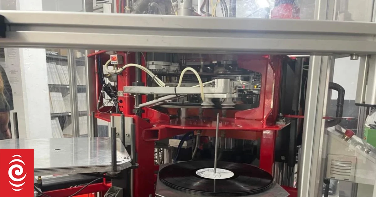 Sklep z płytami w Auckland tłoczy winyle wykonane z oleju spożywczego