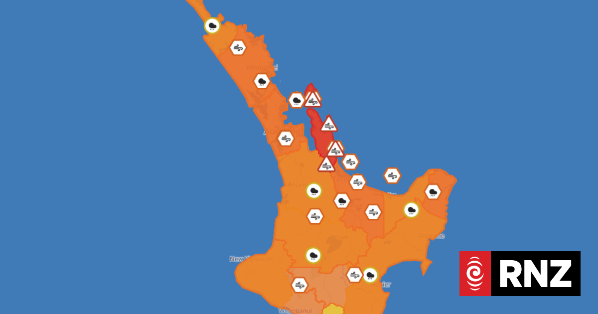 Weather: Red, orange wind and rain warnings across North Island as Cyclone Vaianu nears