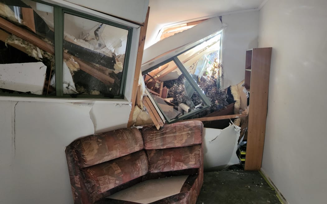 Rob and Mila Gaston's house was badly damaged after the Auckland Anniversary floods, and now they're dealing with leaks, mould and rat issues in their home.