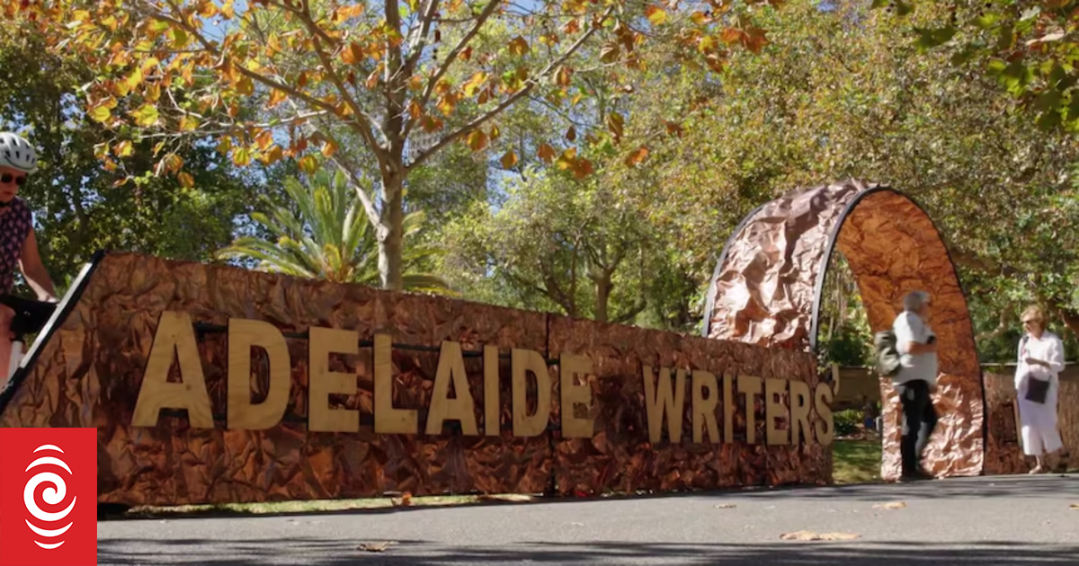 Writers' Week letter shows premier backed removal of Randa Abdel-Fattah