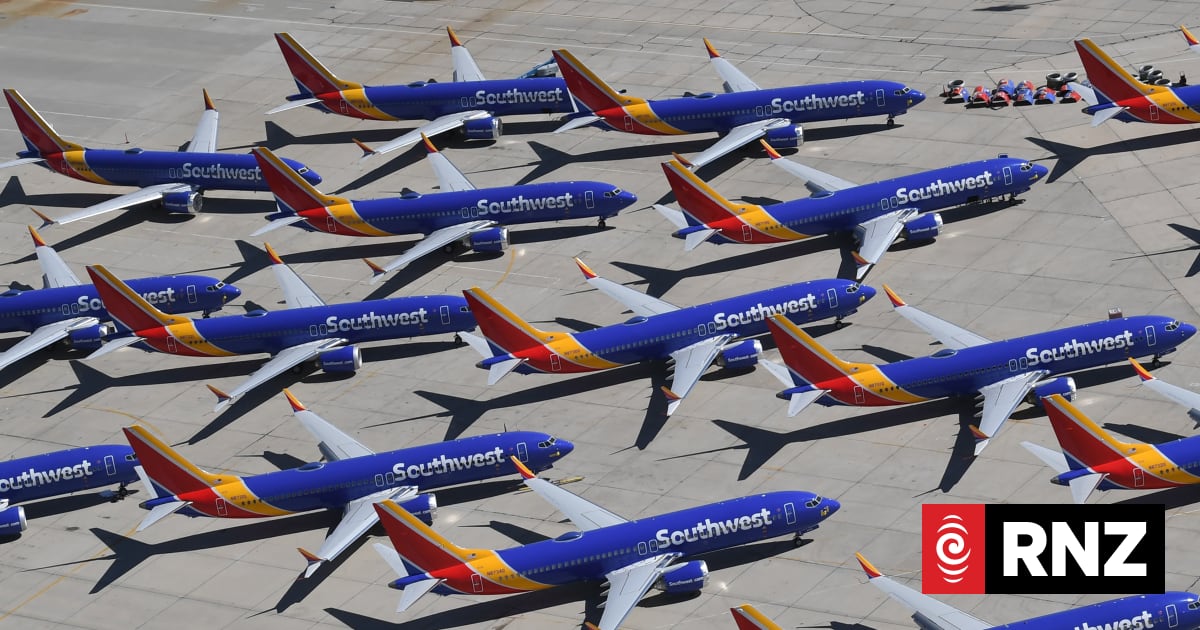 Boeing to temporarily halt 737 Max production in January | RNZ